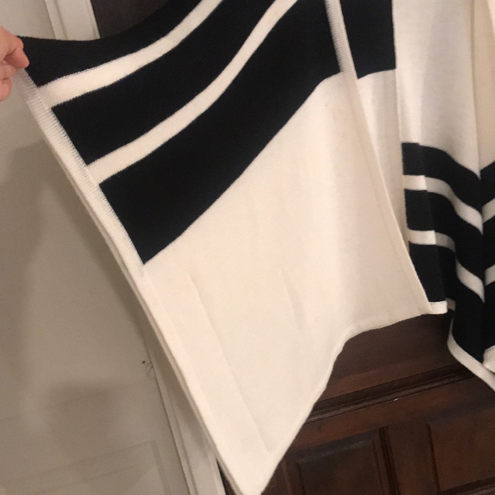 Brochu Walker one size alpaca sweater - Picture 5 of 6